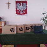 Zdjęcia 3 - Do szkół trafiły nowe laptopy. Ruszył program "Zdalna Szkoła"