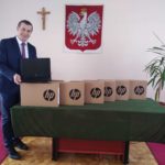 Zdjęcia 1 - Do szkół trafiły nowe laptopy. Ruszył program "Zdalna Szkoła"