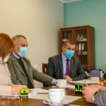Jan Słodki, Lech Kowara, Ewa Milczarek - Czasie podpisywania umowy na nowe salę gimnastyczną